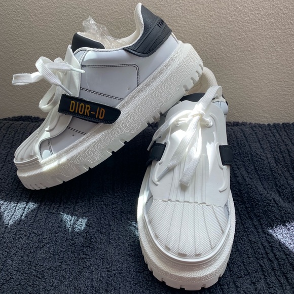 White Sneakers for Women - Picture 8 of 9